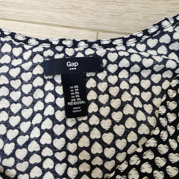Womens Gap Blue White All Over Heart Print Sleeveless Tank Blouse Top Sz XS - Picture 4 of 5